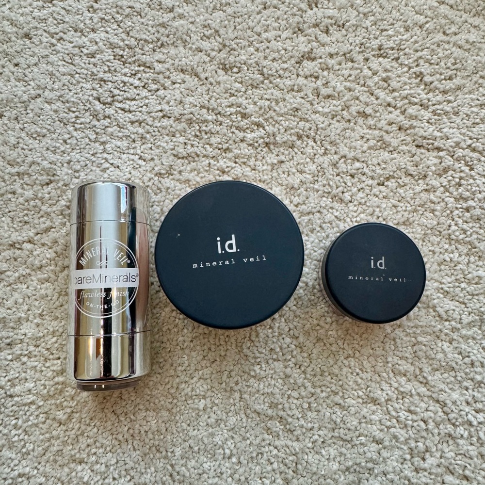 Bare Escentuals bare Minerals Flawless Finish and i.d. Mineral Veil Loose Powder